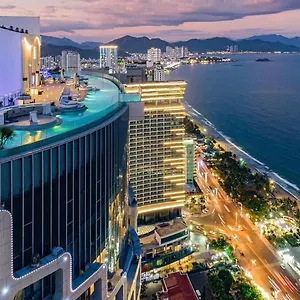 Panorama Beachfront 公寓