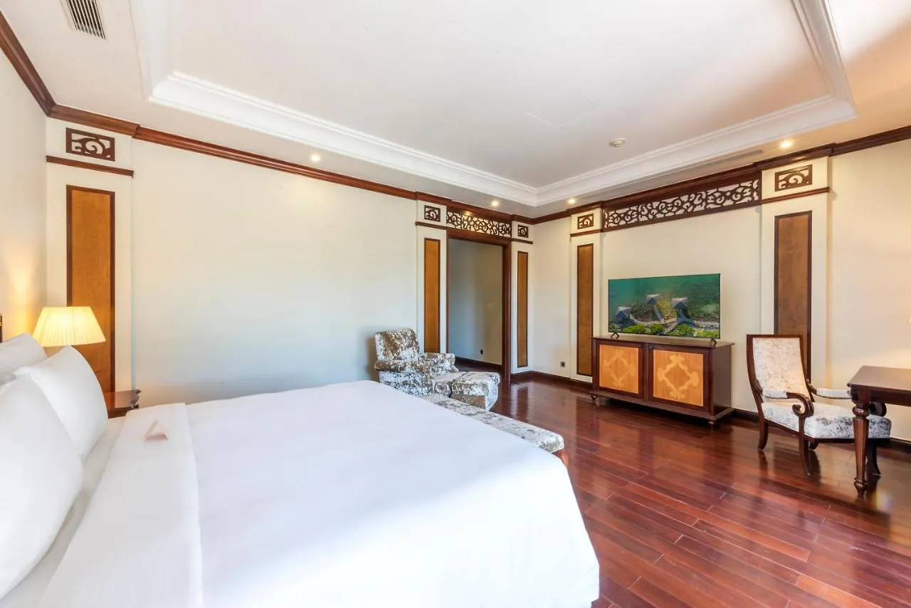 ***** Resort Hotel Vinpearl Luxury Nha Trang Vietnam
