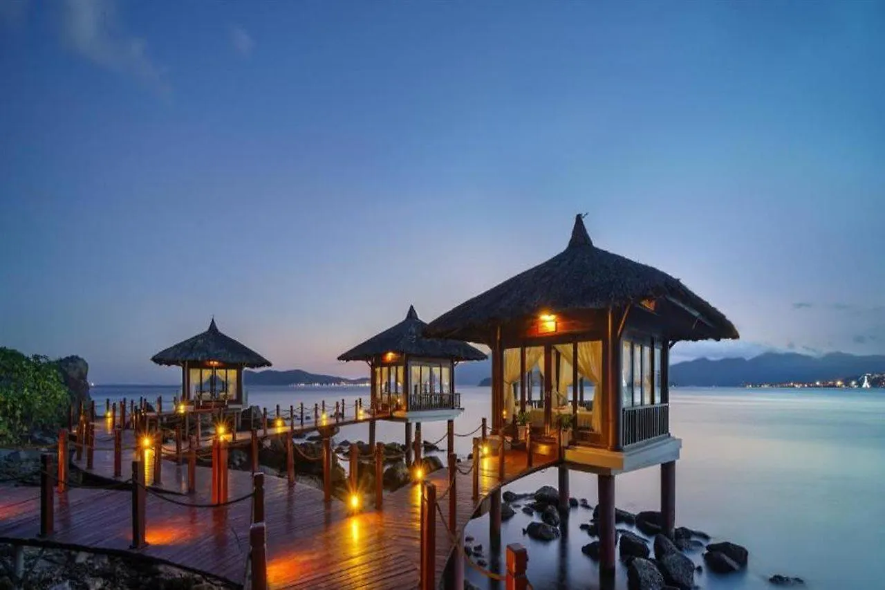 Resort Vinpearl Luxury Nha Trang Hotel