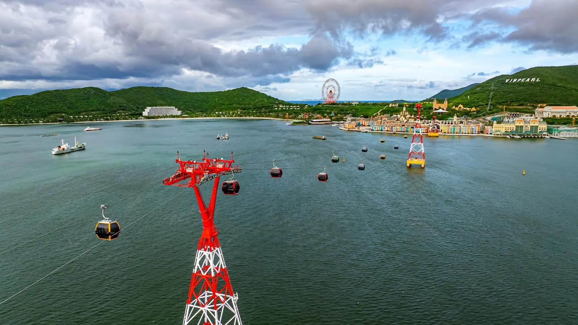 Resort Vinpearl Luxury Nha Trang Hotel